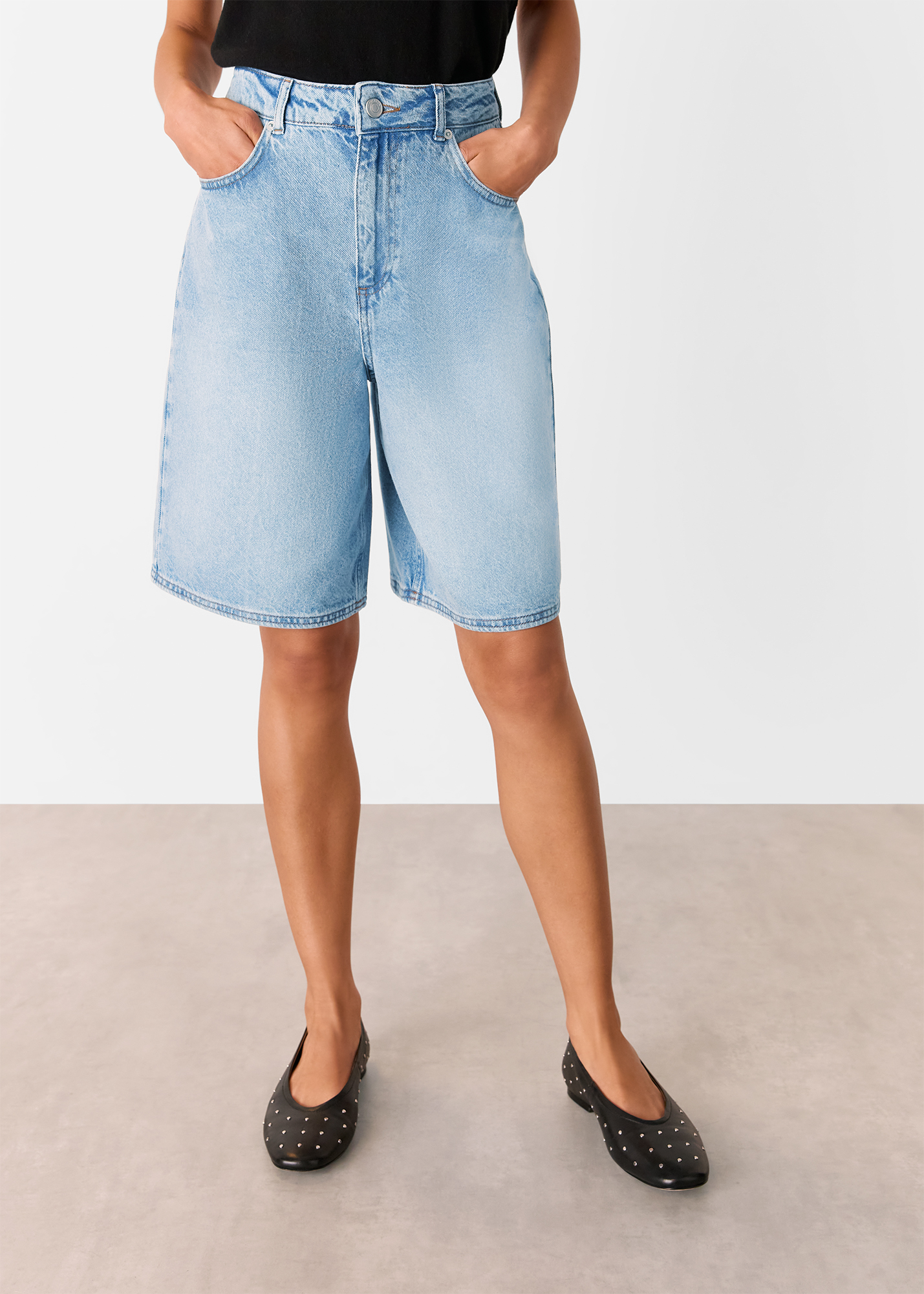 Whistles Women's Light Wash Authentic Knee Length Short Size 30